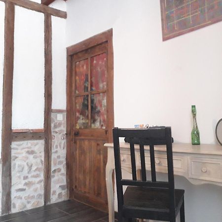 Chambre Double Vallon-en-Sully Экстерьер фото