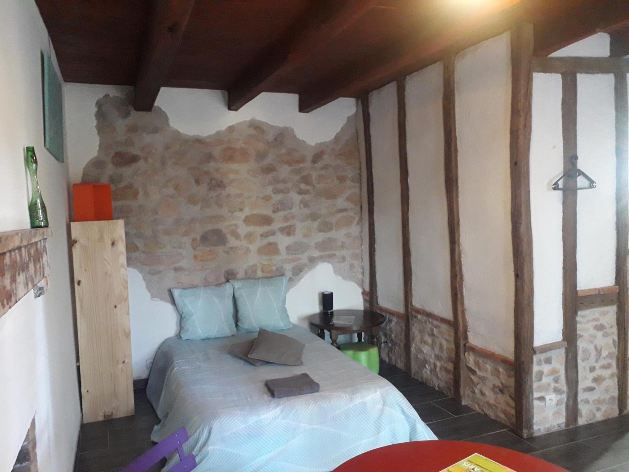 Chambre Double Vallon-en-Sully Экстерьер фото